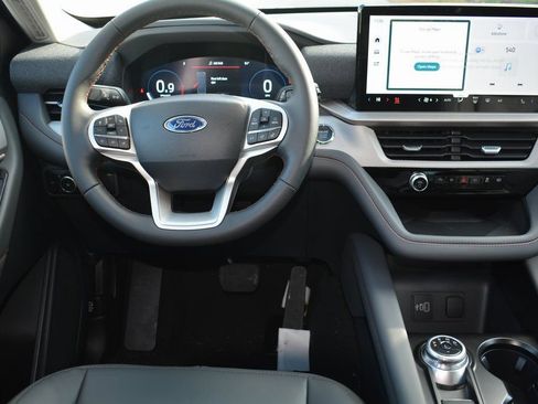 New 2026 Ford Explorer Active w/ Active Comfort Package AWD/4WD image 5