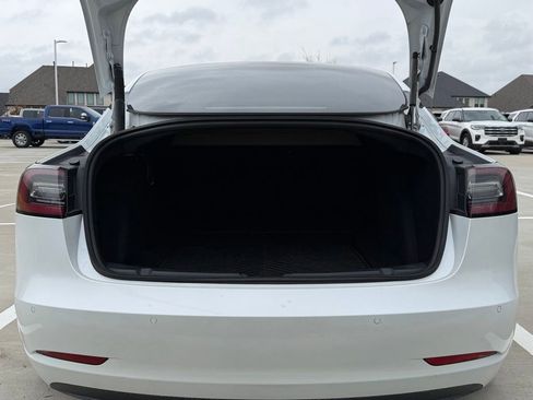 Used 2021 Tesla Model 3 Performance image 34