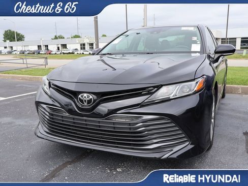 Used 2019 Toyota Camry LE w/ Convenience Package FWD image 9