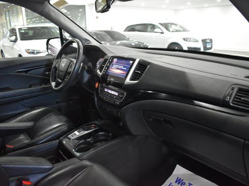 Used 2017 Honda Pilot Touring image 25