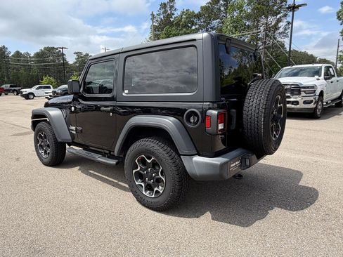 Used 2021 Jeep Wrangler Sport AWD/4WD image 4