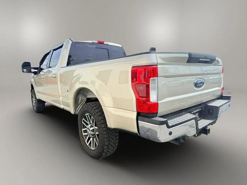 Used 2017 Ford F250 Lariat w/ Lariat Ultimate Package AWD/4WD image 6