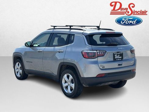 Used 2018 Jeep Compass Latitude w/ Popular Equipment Group FWD image 9