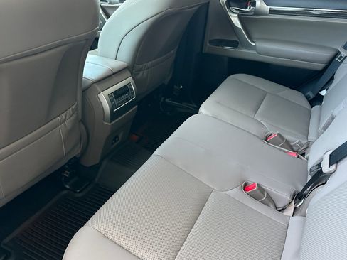 Used 2020 Lexus GX 460 Premium w/ Premium Package image 12