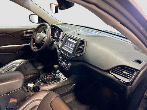 Used 2023 Jeep Cherokee Altitude Lux image 28