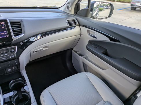 Used 2018 Honda Pilot Elite image 13