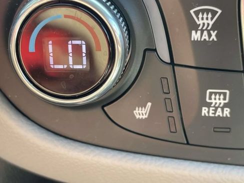 Used 2024 Chevrolet Equinox LT FWD image 22