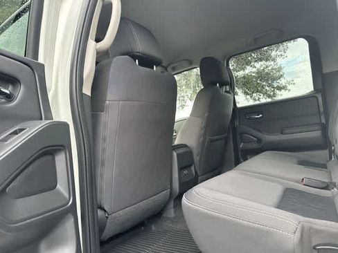 Used 2025 Nissan Frontier SV RWD image 16
