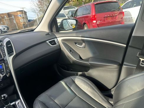 Used 2016 Hyundai Elantra GT w/ Option Group 03 image 16