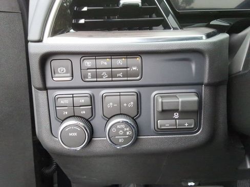 Used 2026 Chevrolet Tahoe Z71 w/ Comfort Package image 36