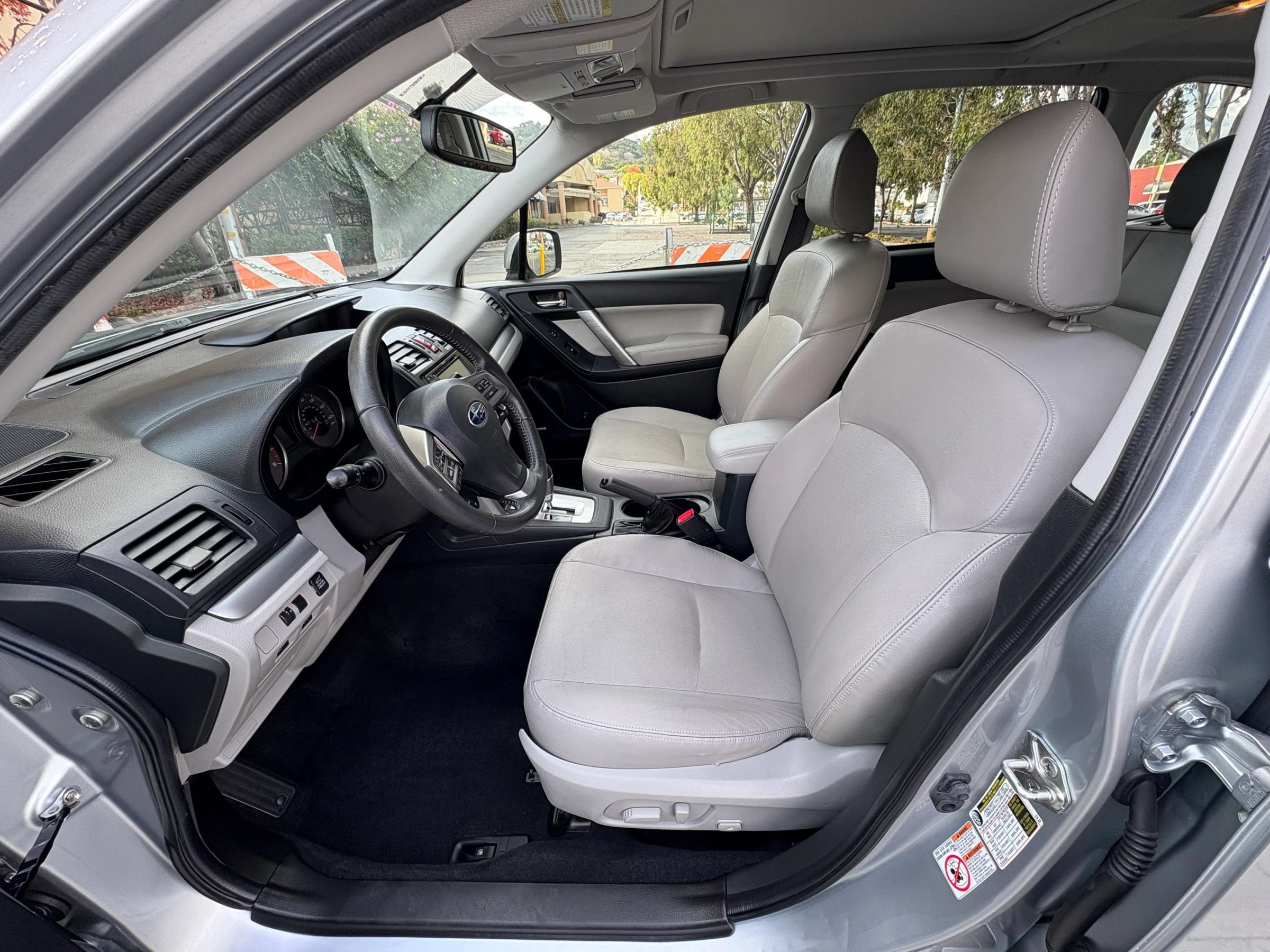 Used 2015 Subaru Forester 2.5i Limited w/ Popular Package #2 AWD/4WD image 9