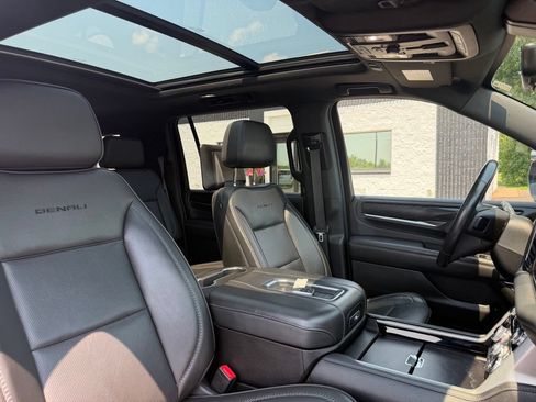Used 2022 GMC Yukon XL Denali w/ Denali Ultimate Package AWD/4WD image 33