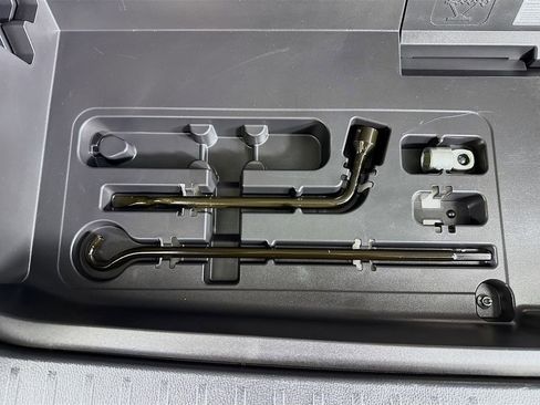 Used 2022 Toyota Highlander XSE image 37