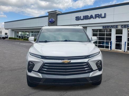 Used 2023 Chevrolet Blazer Premier FWD image 2