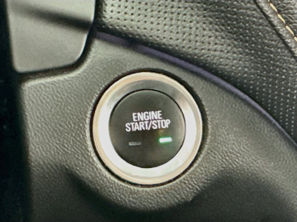Used 2018 Chevrolet Equinox Premier FWD image 26
