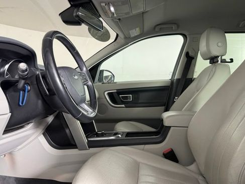 Used 2019 Land Rover Discovery Sport SE AWD/4WD image 33