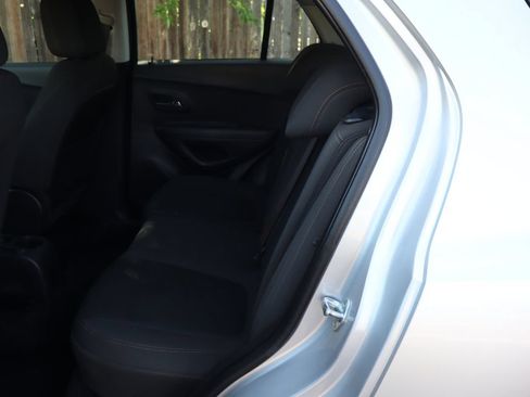 Used 2018 Chevrolet Trax LS AWD/4WD image 20