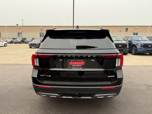 New 2026 Ford Explorer Active w/ Active Comfort Package AWD/4WD image 4