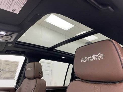 New 2026 Chevrolet Suburban High Country AWD/4WD image 12