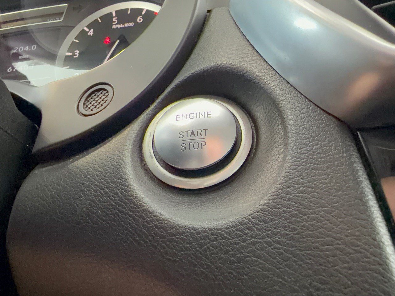 Used 2018 INFINITI QX30 FWD image 20