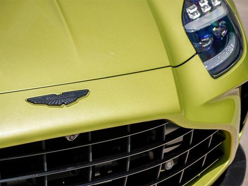 New 2025 Aston Martin V8 Vantage Coupe image 4
