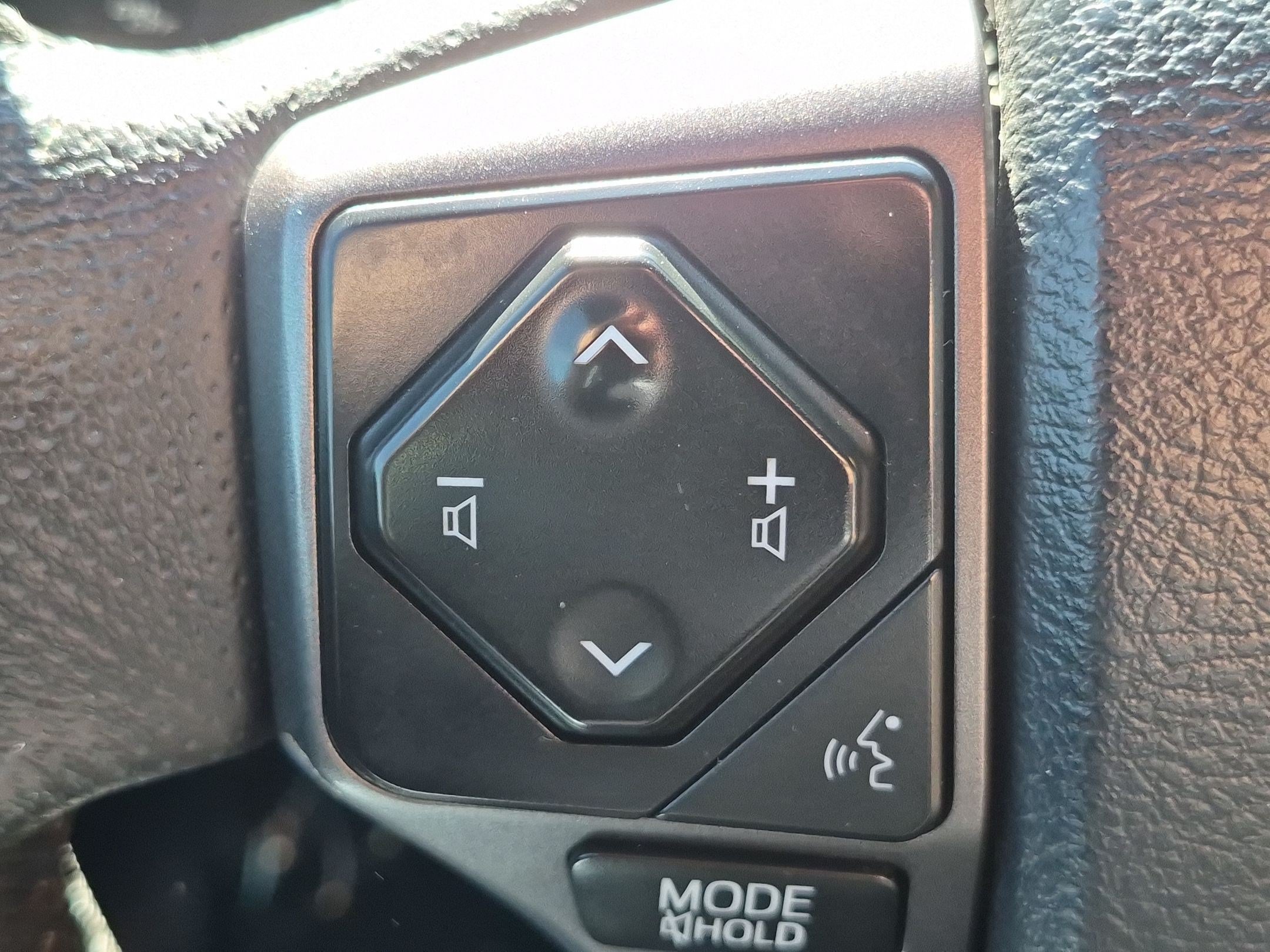 Used 2019 Toyota Tacoma TRD Off-Road w/ TRD Premium Off Road Package AWD/4WD image 18