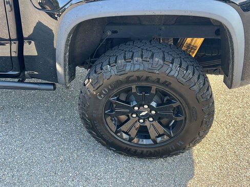 Used 2022 Chevrolet Colorado ZR2 w/ ZR2 Midnight Special Edition AWD/4WD image 11