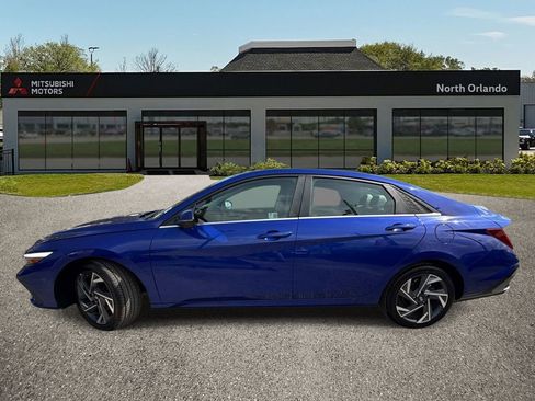 Used 2024 Hyundai Elantra Limited FWD image 2