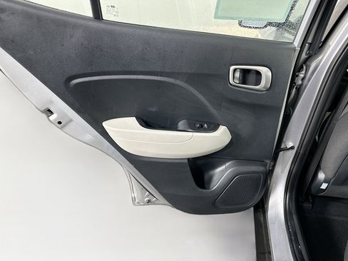 Used 2025 Hyundai Venue SEL image 26