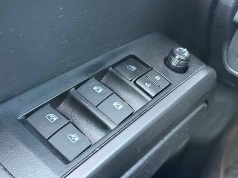 Used 2023 Toyota Tacoma TRD Off-Road w/ Advanced Technology Package AWD/4WD image 25