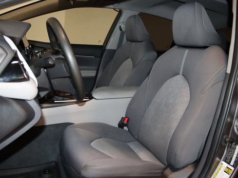 Used 2023 Toyota Camry LE image 36