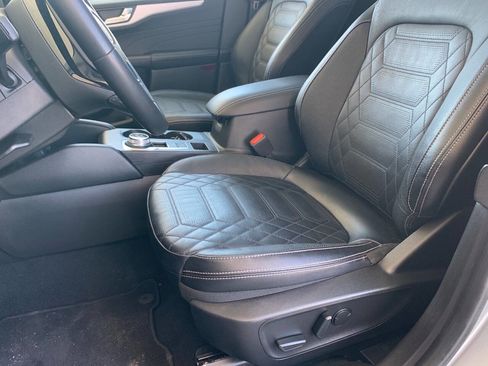 Used 2023 Ford Escape Platinum w/ Premium Technology Package AWD/4WD image 11
