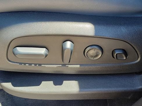 Used 2024 Buick Enclave Premium AWD/4WD image 13