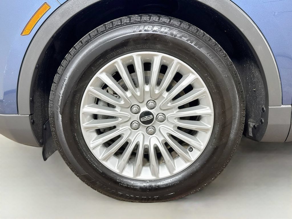 Used 2019 Lincoln Nautilus Premier AWD/4WD image 35