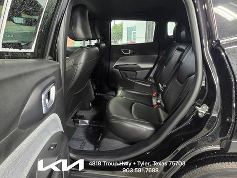 Used 2023 Jeep Compass Latitude AWD/4WD image 9