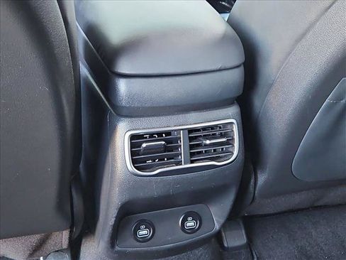 Used 2022 Hyundai Santa Fe SEL w/ Convenience + Premium Package AWD/4WD image 17