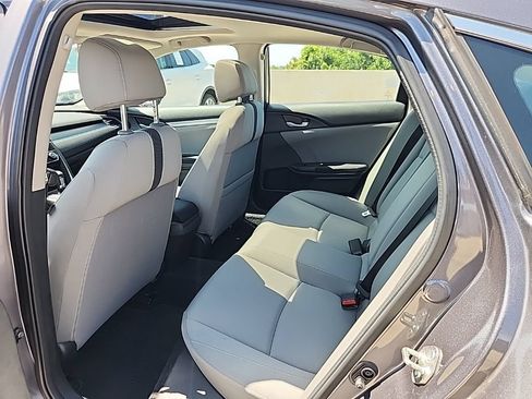 Used 2018 Honda Civic EX image 3