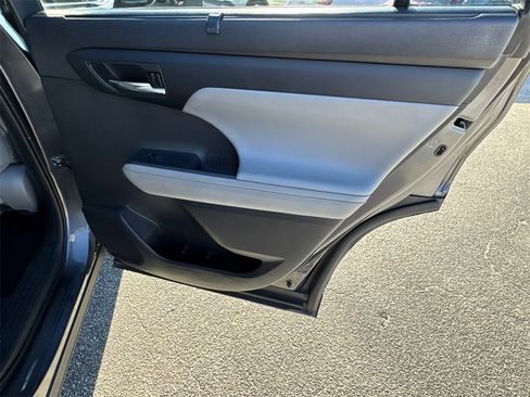 Certified 2022 Toyota Highlander XLE image 16