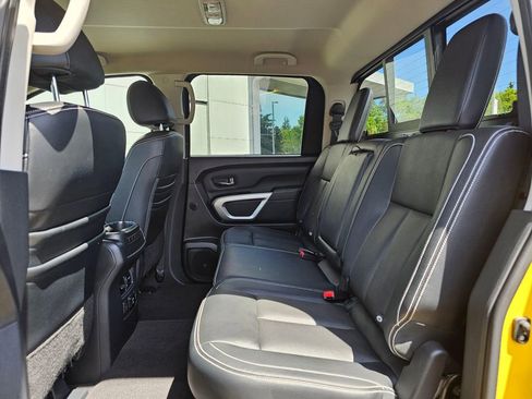 Used 2018 Nissan Titan PRO-4X w/ Pro-4x Convenience Package AWD/4WD image 19
