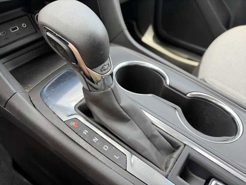 Used 2022 Chevrolet Equinox LS w/ LPO, Floor Liner Package FWD image 20