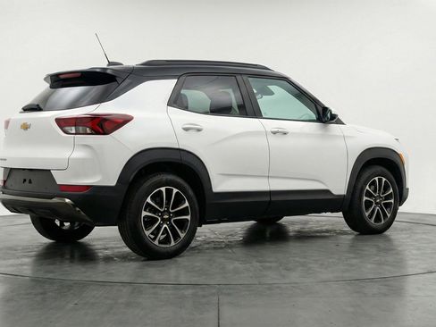 Used 2025 Chevrolet TrailBlazer LT image 9