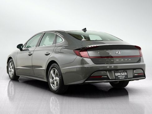 Used 2022 Hyundai Sonata SE w/ Cargo Package FWD image 3