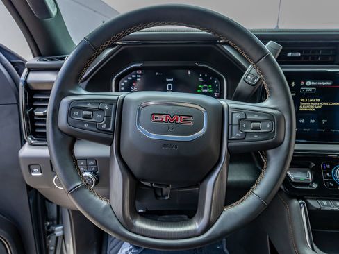 Used 2025 GMC Sierra 2500 AT4 w/ Technology Package AWD/4WD image 18