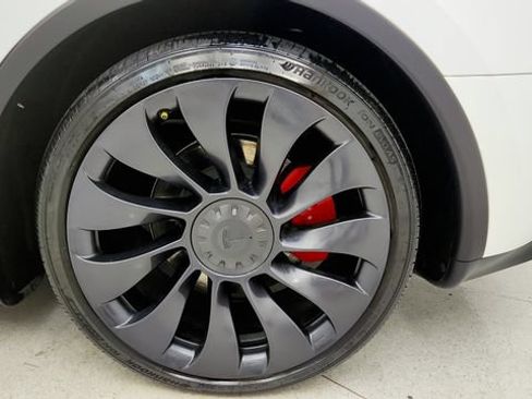 Used 2024 Tesla Model Y Performance AWD/4WD image 76