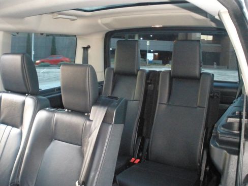 Used 2015 Land Rover LR4 HSE image 27