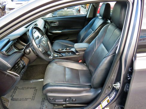 Used 2017 Toyota Avalon Limited image 11