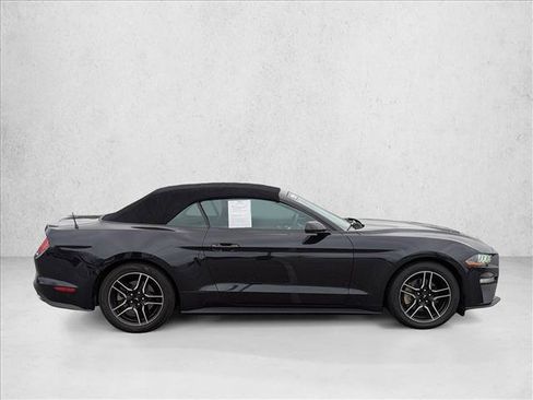 Used 2023 Ford Mustang Premium image 4