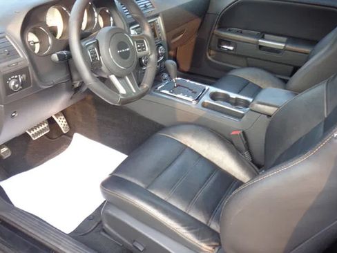 Used 2014 Dodge Challenger SXT RWD image 15