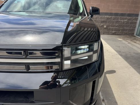 Used 2024 Hyundai Santa Fe Limited image 11