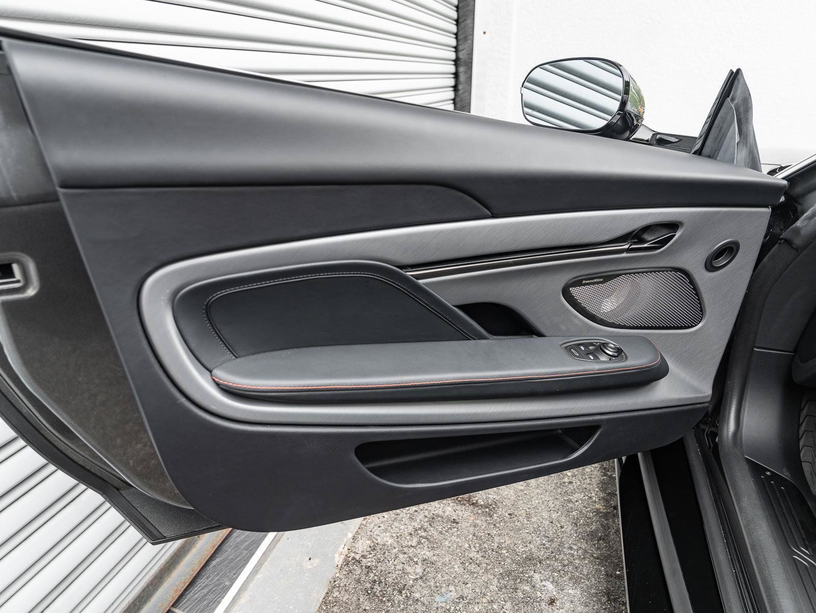 Used 2025 Aston Martin Vanquish RWD image 32